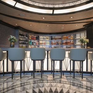 Seven Seas Splendor - Chartreuse Restaurant Bar